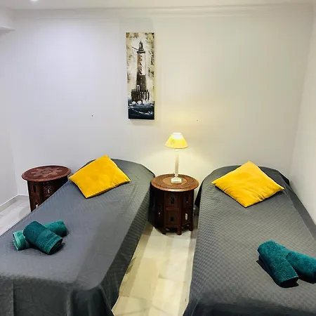 Homelystay - Marbella, Puerto Banus Apartamento